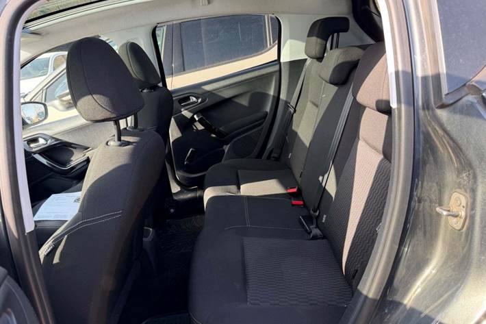 undefined Peugeot 208 fra 2017