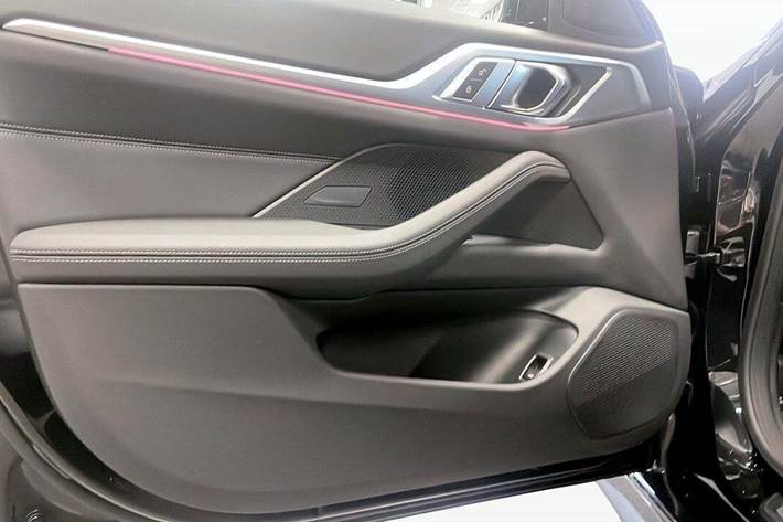 Sort BMW i4 fra 2025