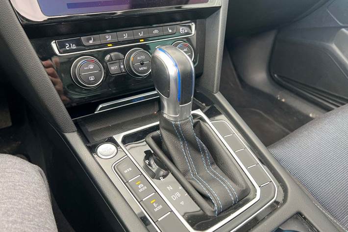 Sort VW Passat fra 2018