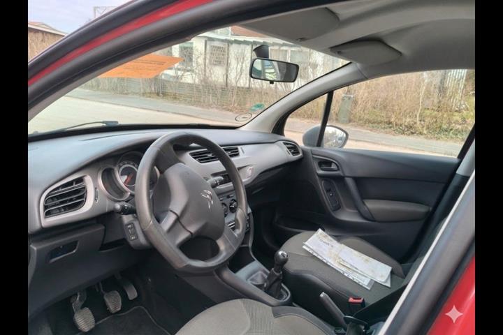 Rød Citroën C3 fra 2013