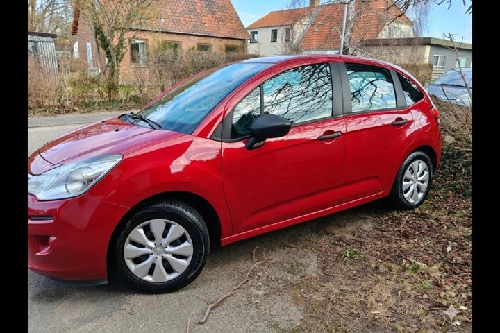 Rød Citroën C3 fra 2013