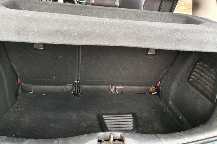 Rød Citroën C3 fra 2013