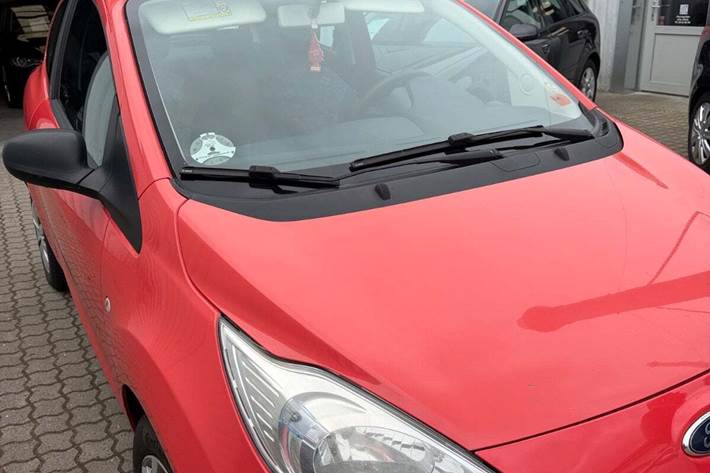 Rød Ford Ka fra 2011