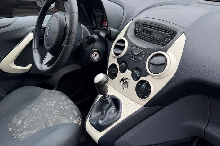 Rød Ford Ka fra 2011