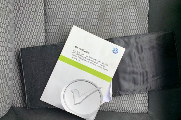 Grå VW Polo fra 2012