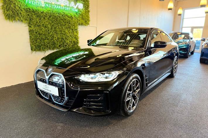 Sort BMW i4 fra 2024