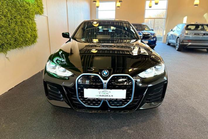 Sort BMW i4 fra 2024