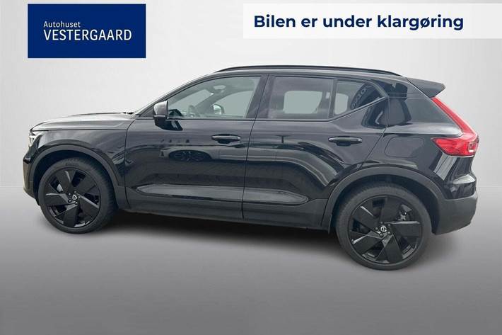 Sort Volvo EX40 fra 2025