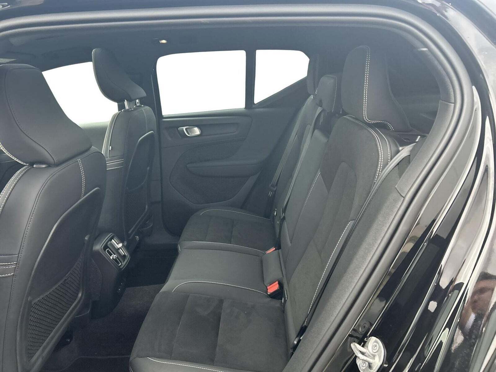 Volvo EX40 Extended Range Black Edition