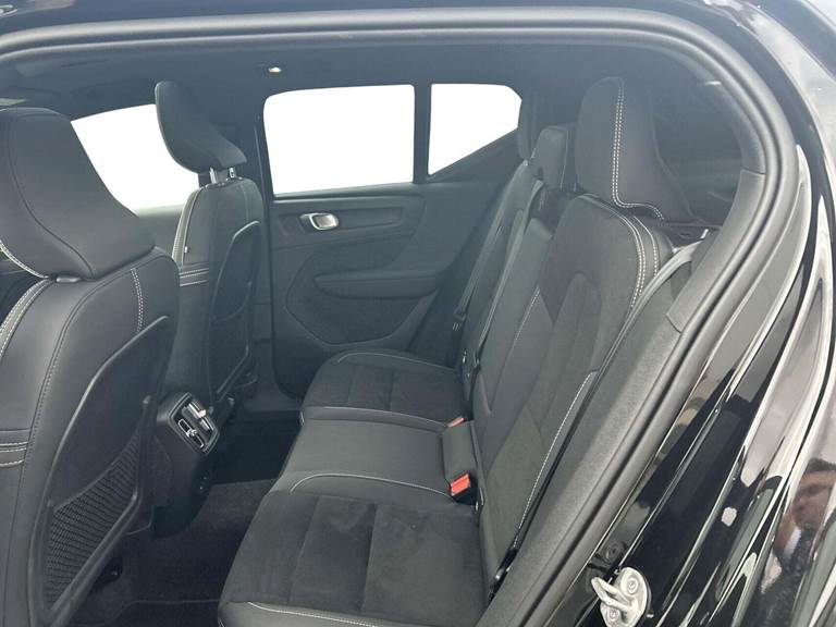 Volvo EX40 Extended Range Black Edition