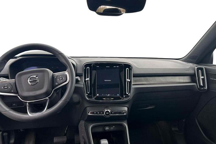 Sort Volvo EX40 fra 2025