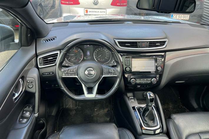 Sølv Nissan Qashqai fra 2018