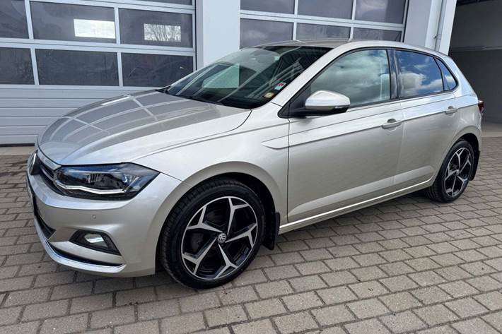 Sølv VW Polo fra 2018