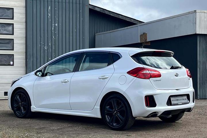 Hvid Kia Ceed fra 2016