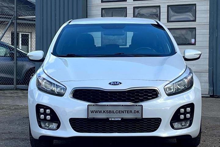 Hvid Kia Ceed fra 2016