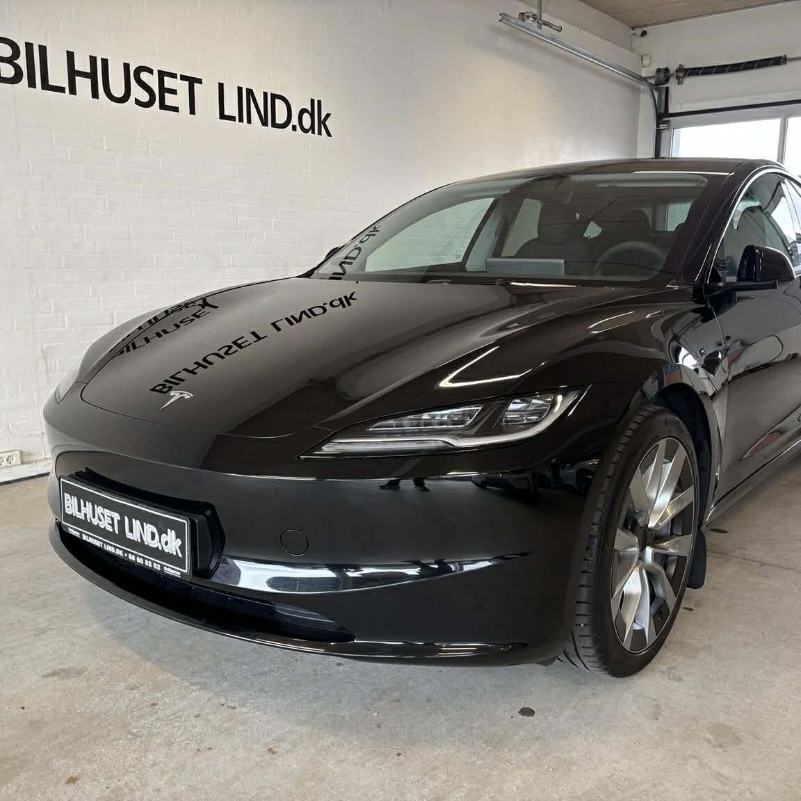 Tesla Model 3 Long Range AWD