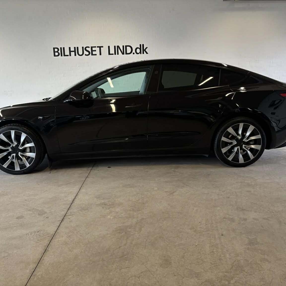 Tesla Model 3 Long Range AWD