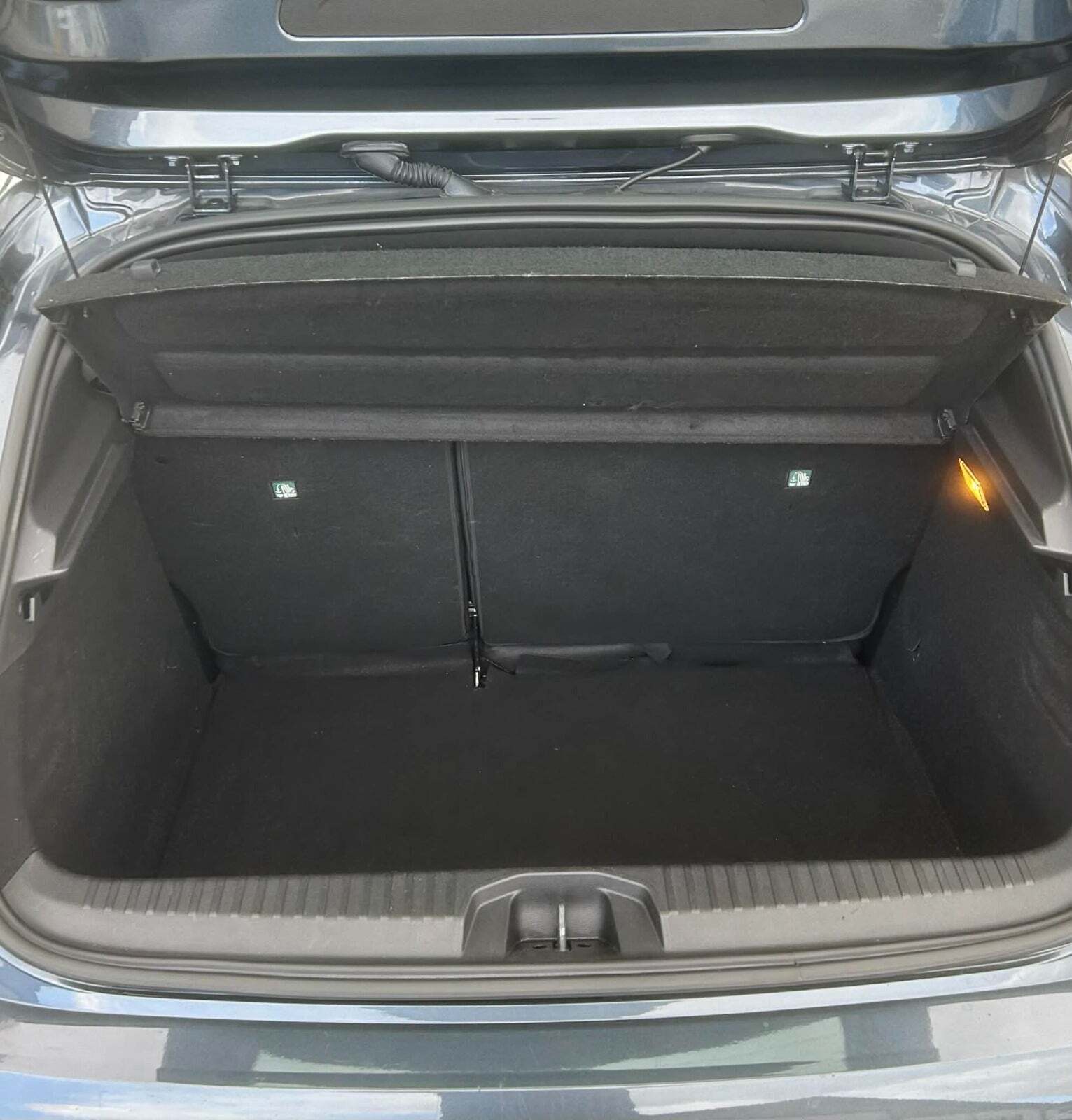 Blå Renault Clio V fra 2021