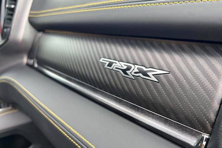 Gul Dodge RAM 1500 fra 2023