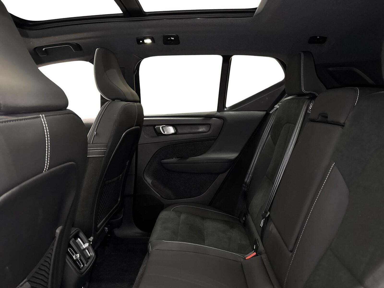 Volvo EX40 Extended Range Black Edition