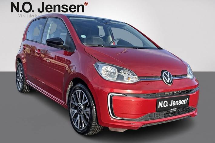 Rød VW e-up fra 2023 set udefra