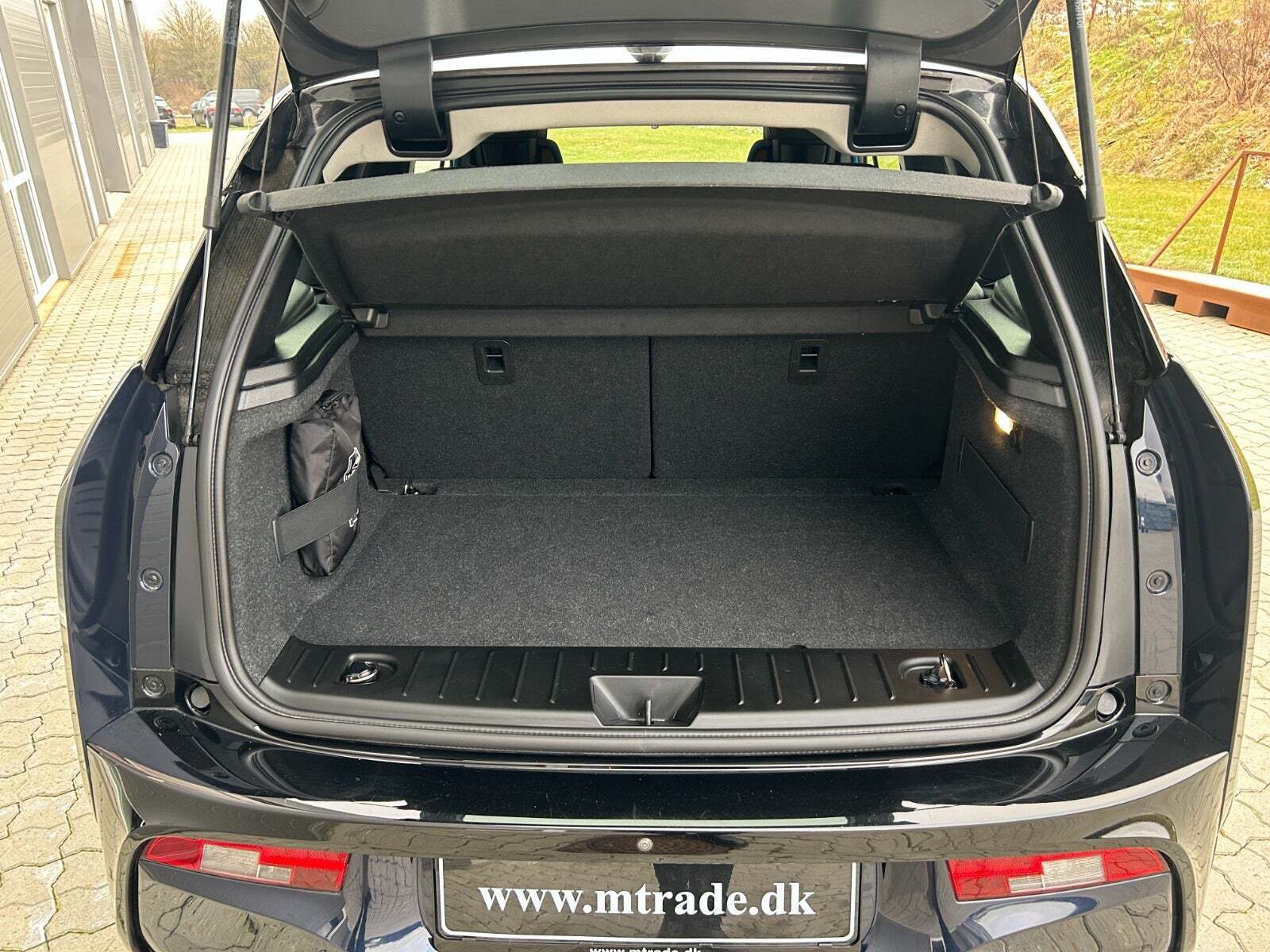 Blå BMW i3s fra 2022