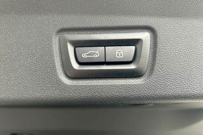 Hvid BMW i4 fra 2025