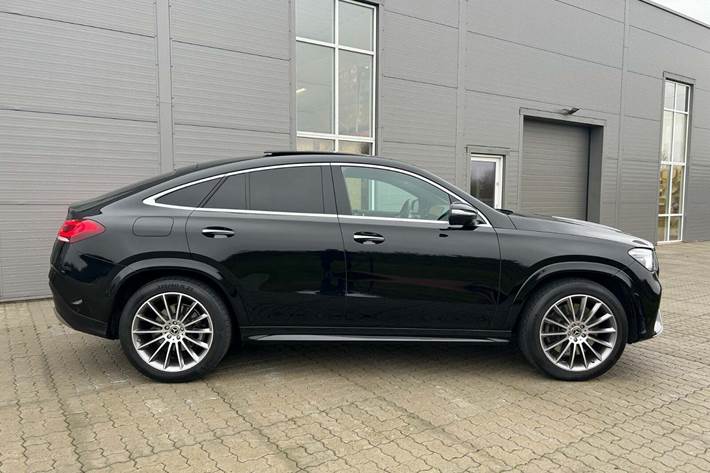 Sort Mercedes GLE350 de fra 2023