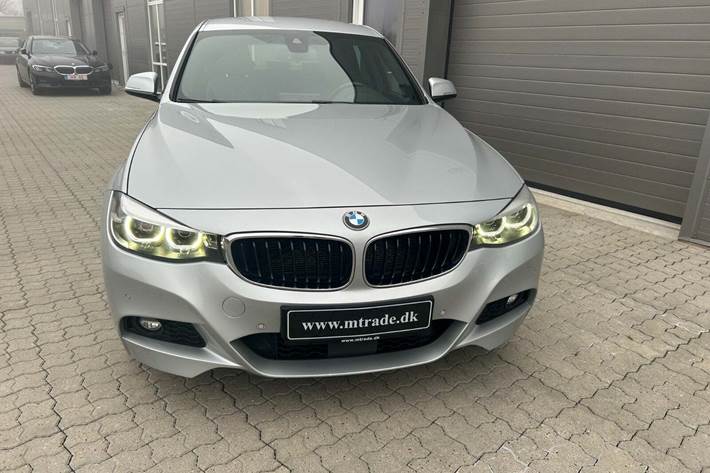 Sølv BMW 320d fra 2019