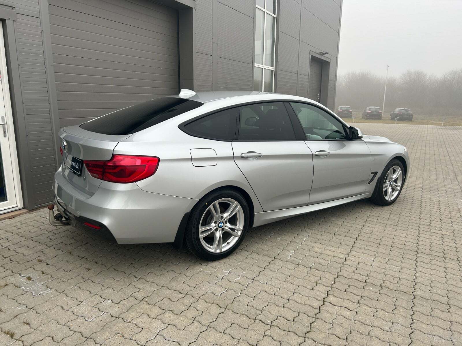 Sølv BMW 320d fra 2019