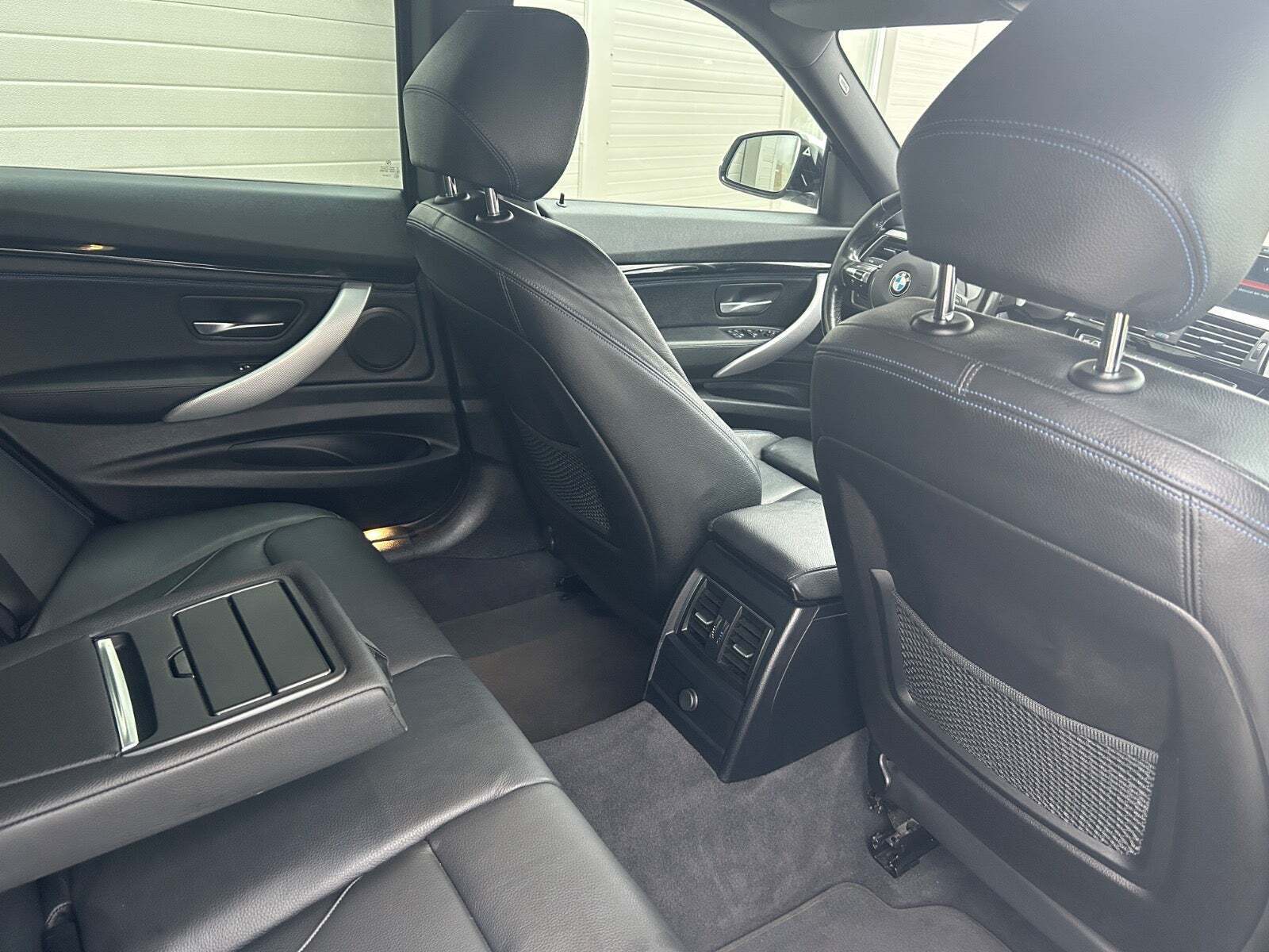 Sølv BMW 320d fra 2019