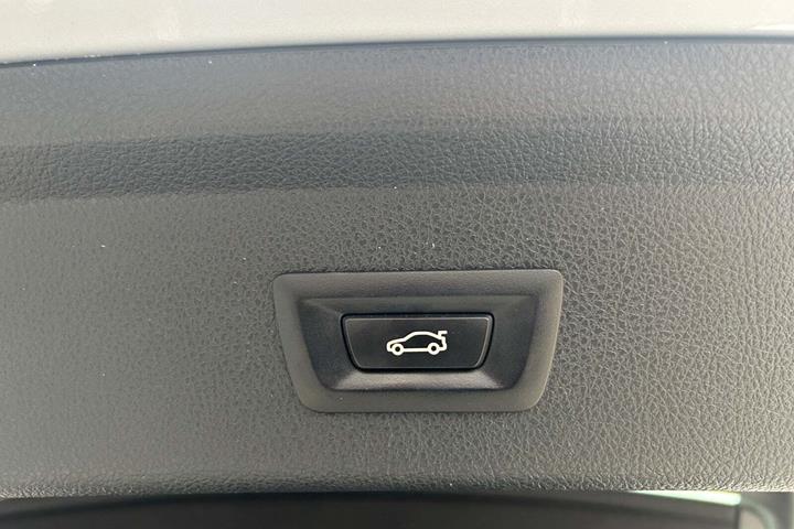 Sølv BMW 320d fra 2019