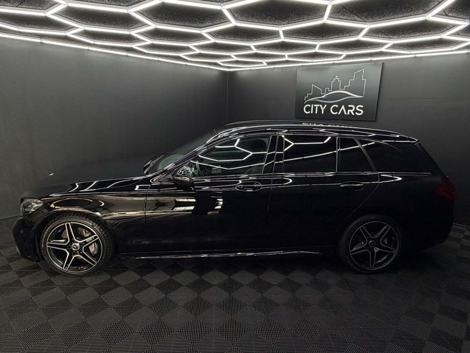 Mercedes C220 d 2,0 AMG Line Night Edition stc. aut.