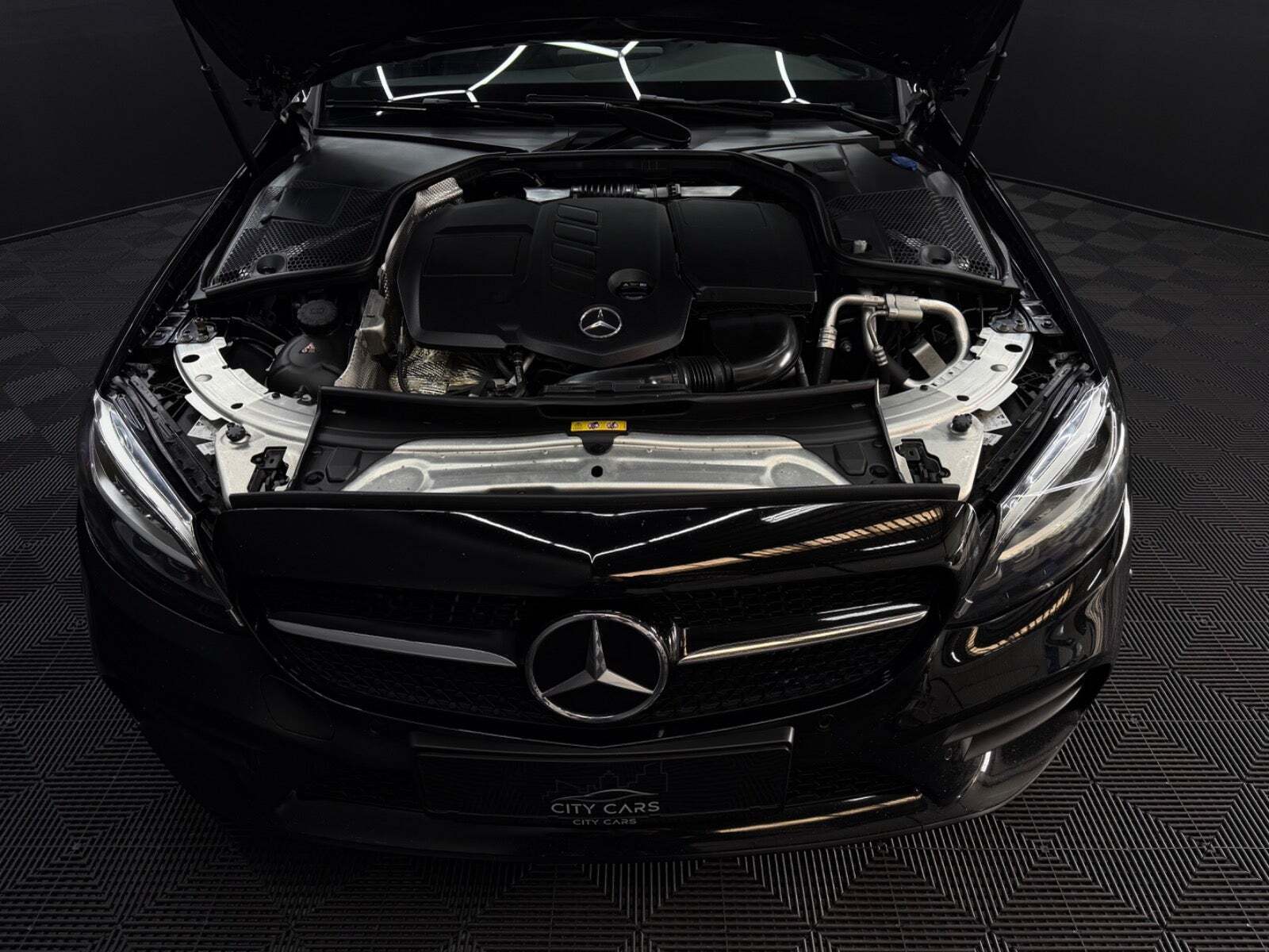 Sort Mercedes C220 d fra 2020