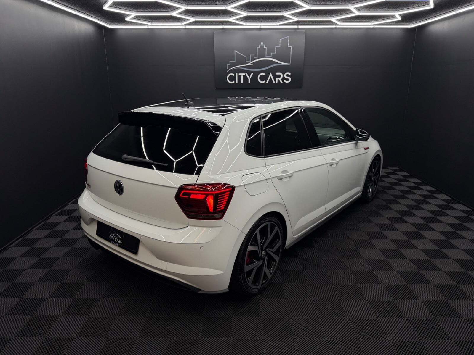 Hvid VW Polo fra 2018
