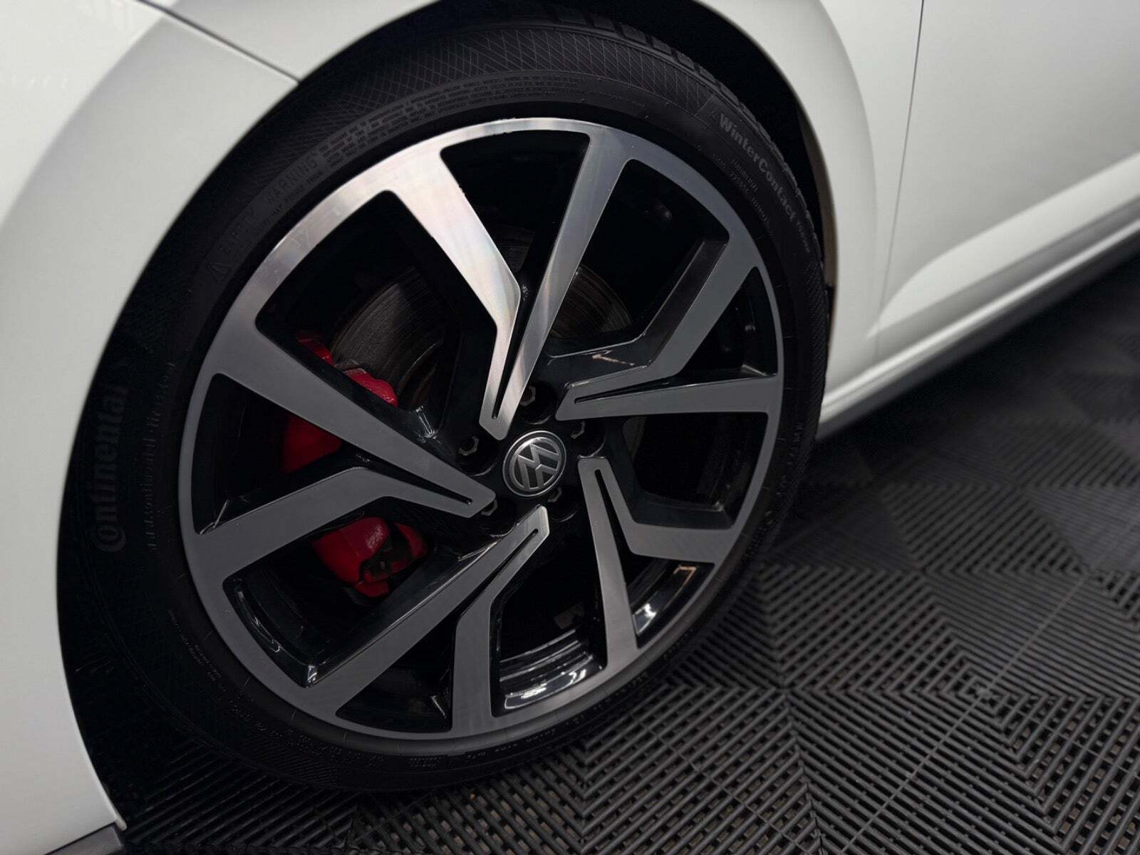 Hvid VW Polo fra 2018