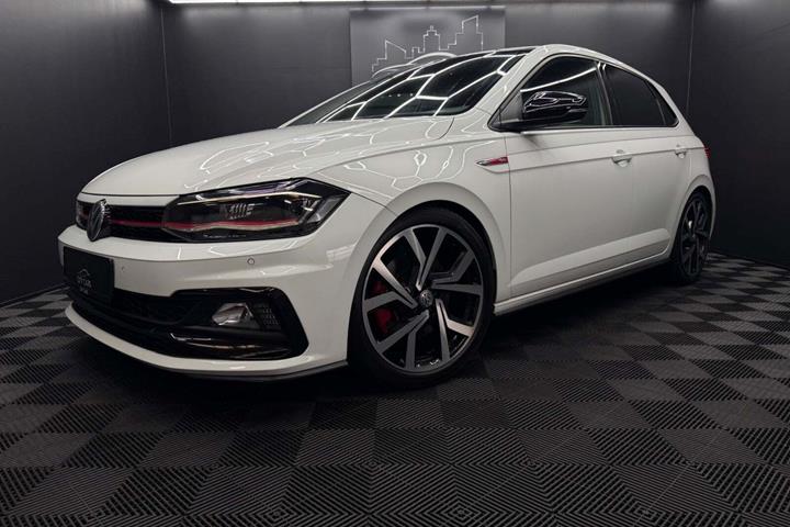 Hvid VW Polo fra 2018