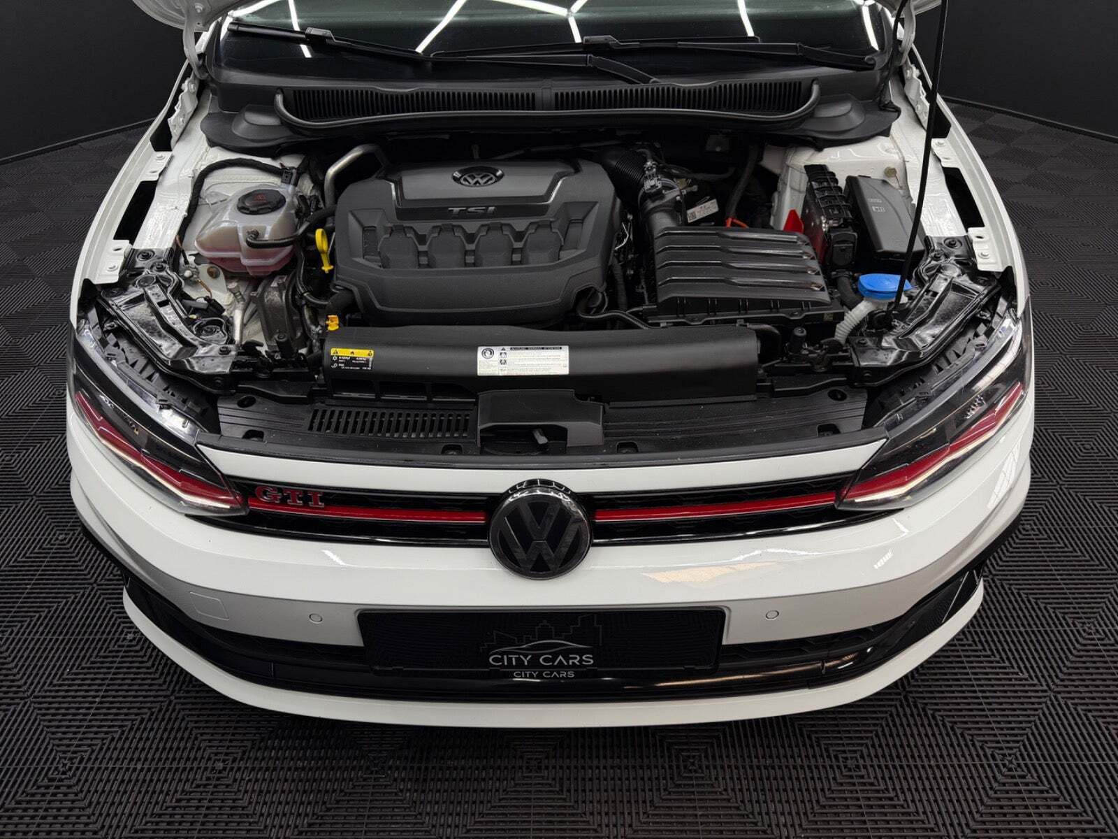 Hvid VW Polo fra 2018