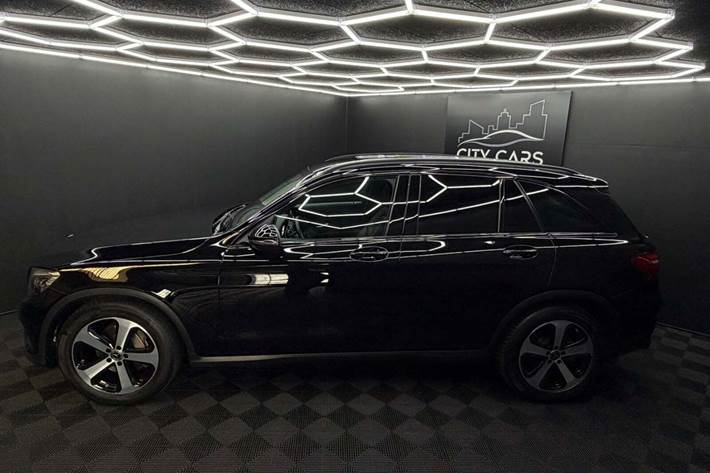 Sort Mercedes GLC350 d fra 2017
