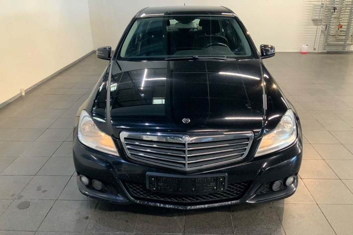 Sort Mercedes C220 fra 2012