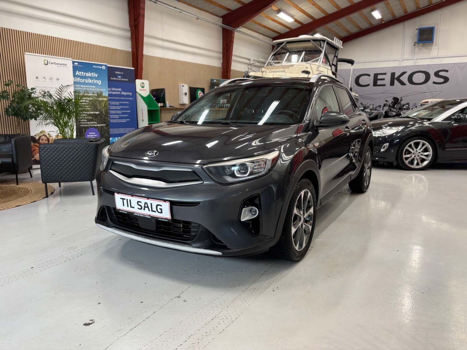 Grå Kia Stonic fra 2018