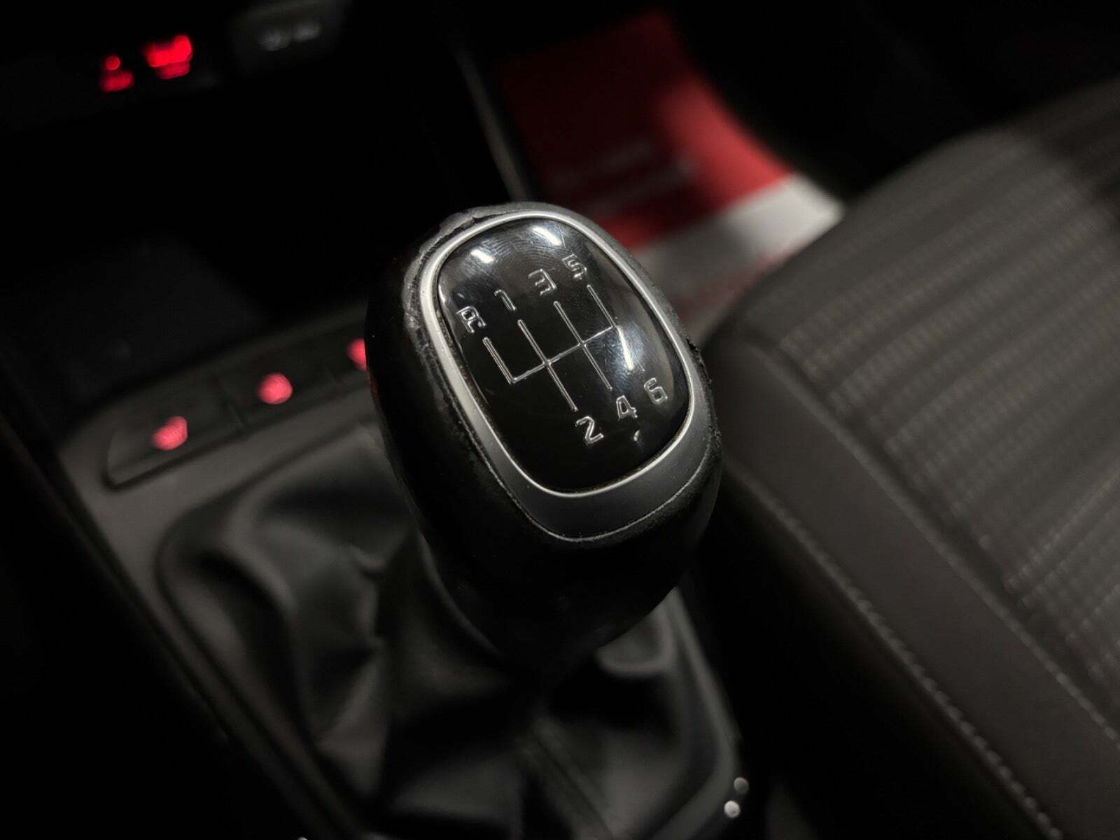 Grå Kia Stonic fra 2018