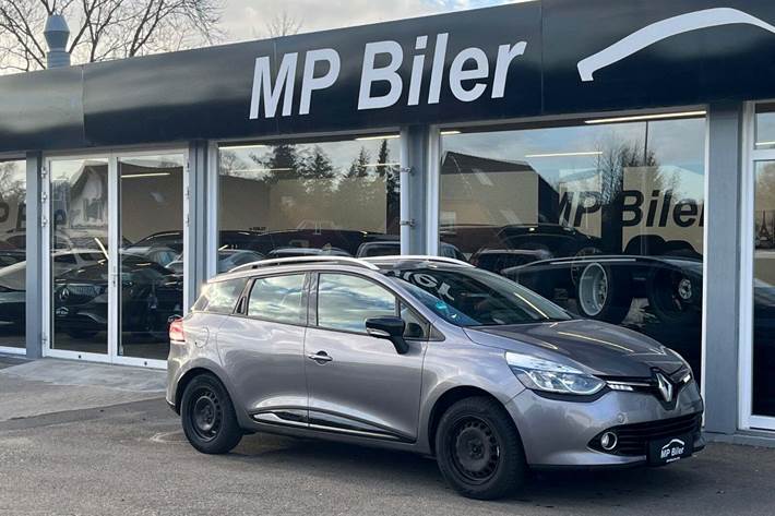 Grå Renault Clio IV fra 2015