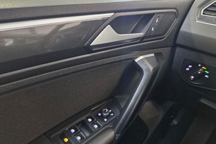 Sort VW Tiguan fra 2020