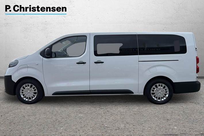 Hvid Toyota Proace Verso fra 2024