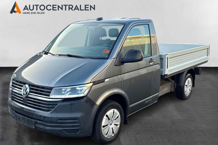 Grå VW Transporter fra 2022