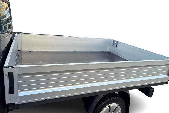 Grå VW Transporter fra 2022