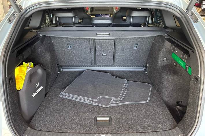 Sølv Skoda Enyaq fra 2024