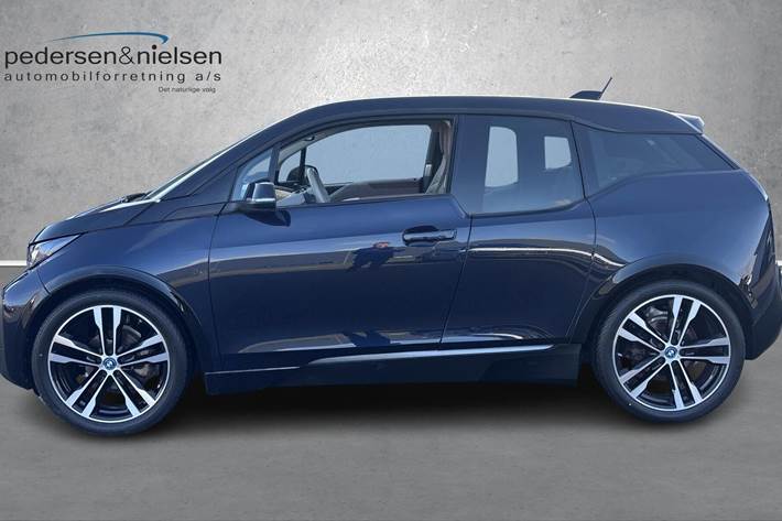 Blå BMW i3 fra 2022