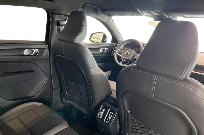 Grå Volvo C40 fra 2022